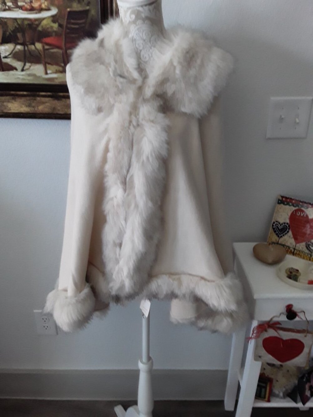 New This & That lovely faux fur shawl